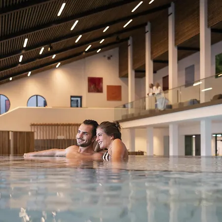 Modernes Im Golfresort & Thermenzugang