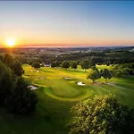 Modernes Im Golfresort & Thermenzugang