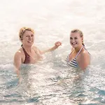 Modernes Im Golfresort & Thermenzugang