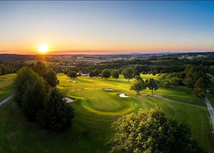 Modernes Im Golfresort & Thermenzugang